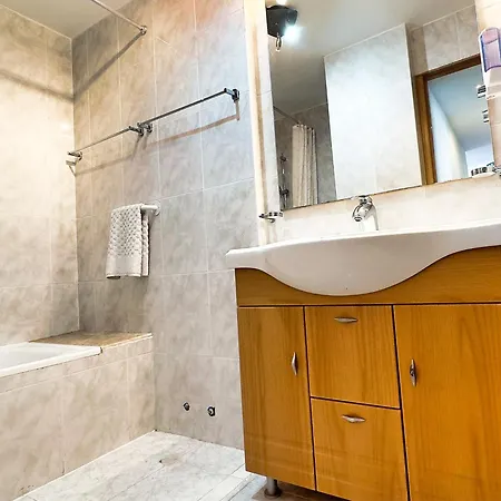 Skol 439 Spacious And Refurbished With Sea Views